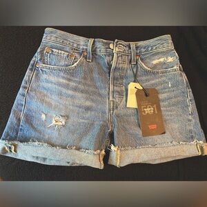 Levi’s 501 shorts NWT size 27 mid length high rise